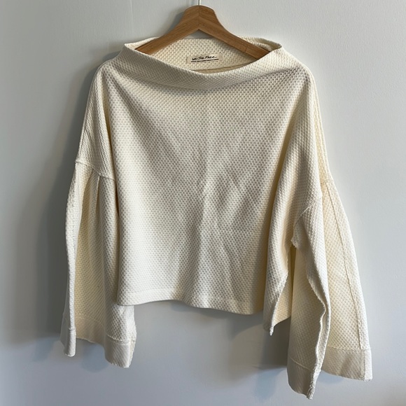 Free people we the free bell sleeve ivory white sweater size medium - Picture 1 of 5